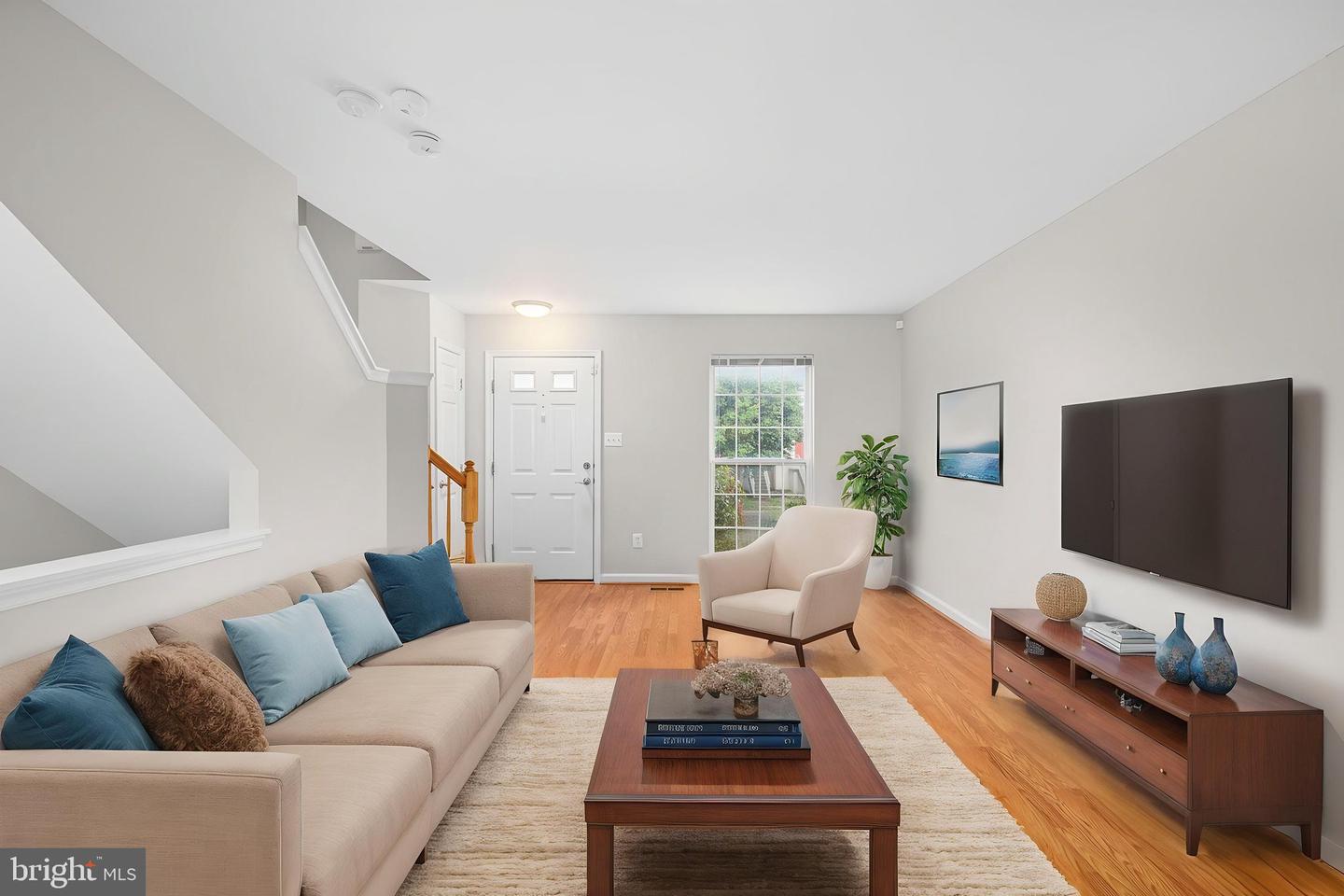 6387 MICHAEL ROBERT DR, SPRINGFIELD, Virginia 22150, 3 Bedrooms Bedrooms, 8 Rooms Rooms,2 BathroomsBathrooms,Residential,For sale,6387 MICHAEL ROBERT DR,VAFX2244576 MLS # VAFX2244576