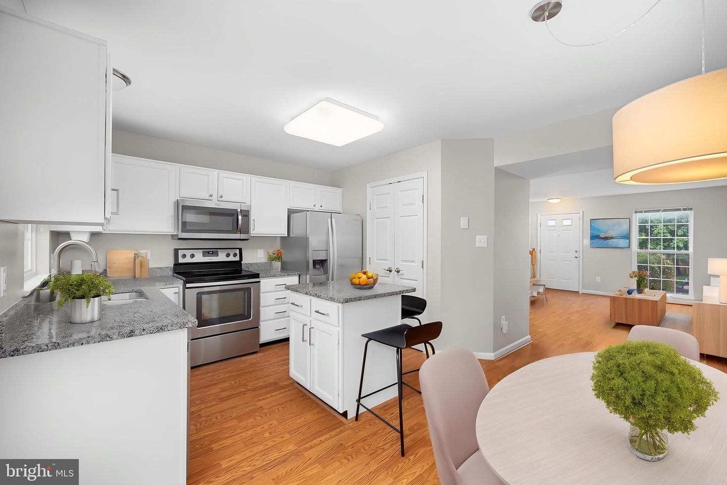 6387 MICHAEL ROBERT DR, SPRINGFIELD, Virginia 22150, 3 Bedrooms Bedrooms, 8 Rooms Rooms,2 BathroomsBathrooms,Residential,For sale,6387 MICHAEL ROBERT DR,VAFX2244576 MLS # VAFX2244576