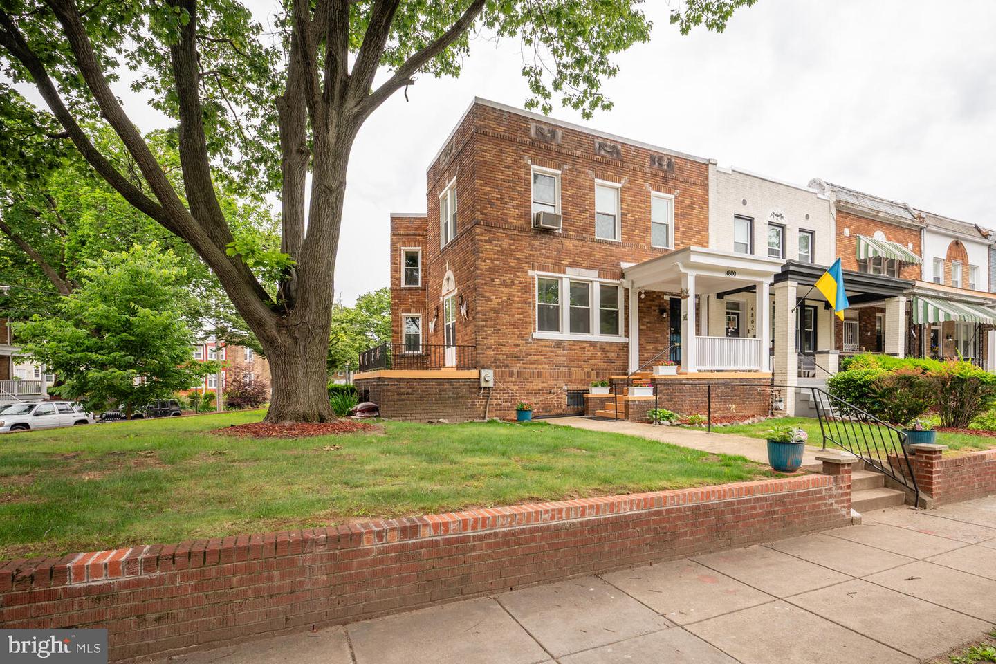 4800 ILLINOIS AVE NW, WASHINGTON, District Of Columbia 20011, 4 Bedrooms Bedrooms, ,3 BathroomsBathrooms,Residential,For sale,4800 ILLINOIS AVE NW,DCDC2203368 MLS # DCDC2203368