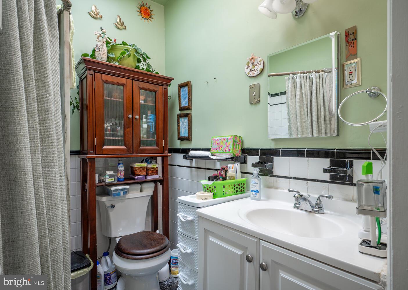 4800 ILLINOIS AVE NW, WASHINGTON, District Of Columbia 20011, 4 Bedrooms Bedrooms, ,3 BathroomsBathrooms,Residential,For sale,4800 ILLINOIS AVE NW,DCDC2203368 MLS # DCDC2203368