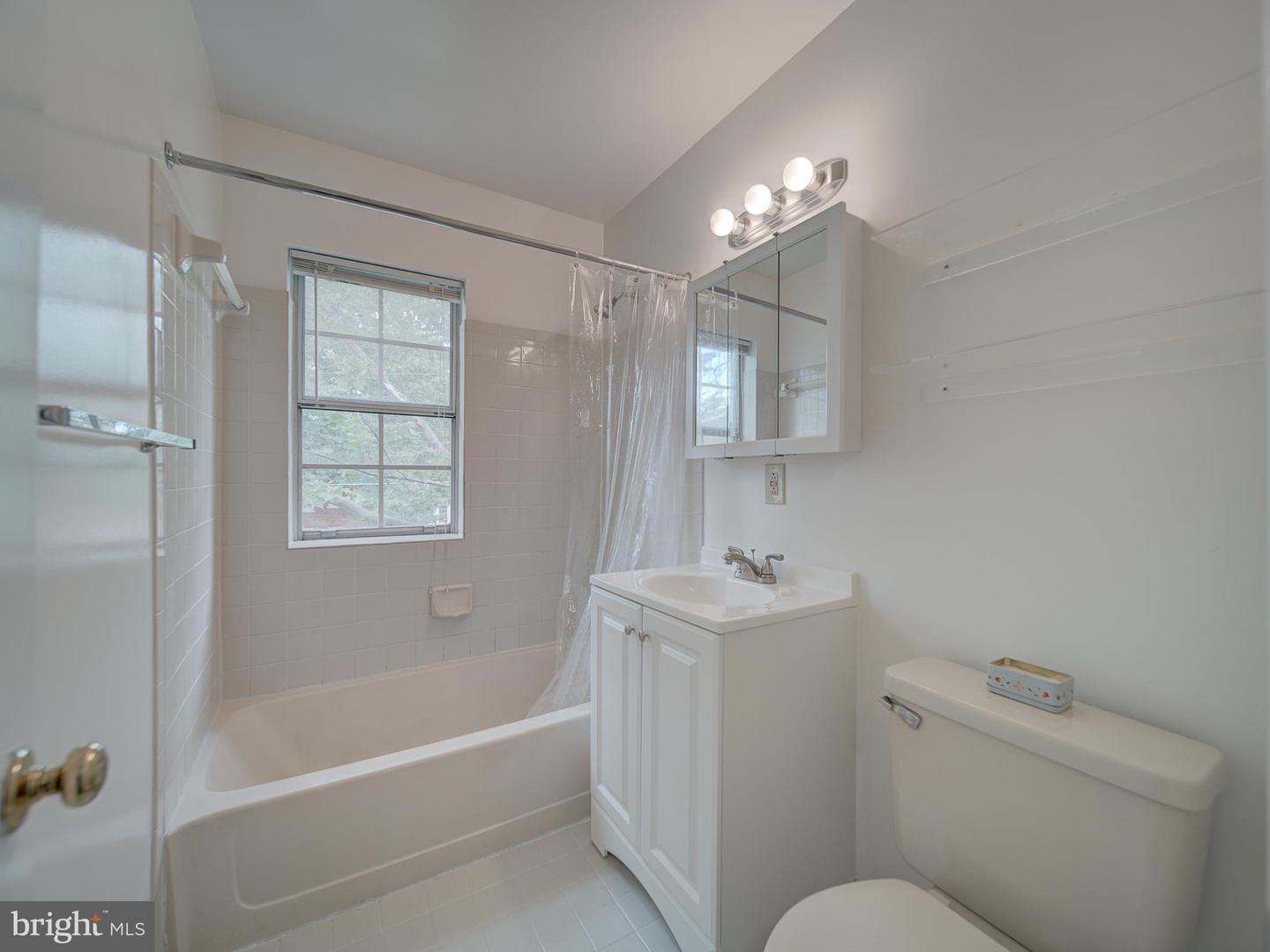 1717 N TROY ST #7-392, ARLINGTON, Virginia 22201, 1 Bedroom Bedrooms, ,1 BathroomBathrooms,Residential,For sale,1717 N TROY ST #7-392,VAAR2058510 MLS # VAAR2058510