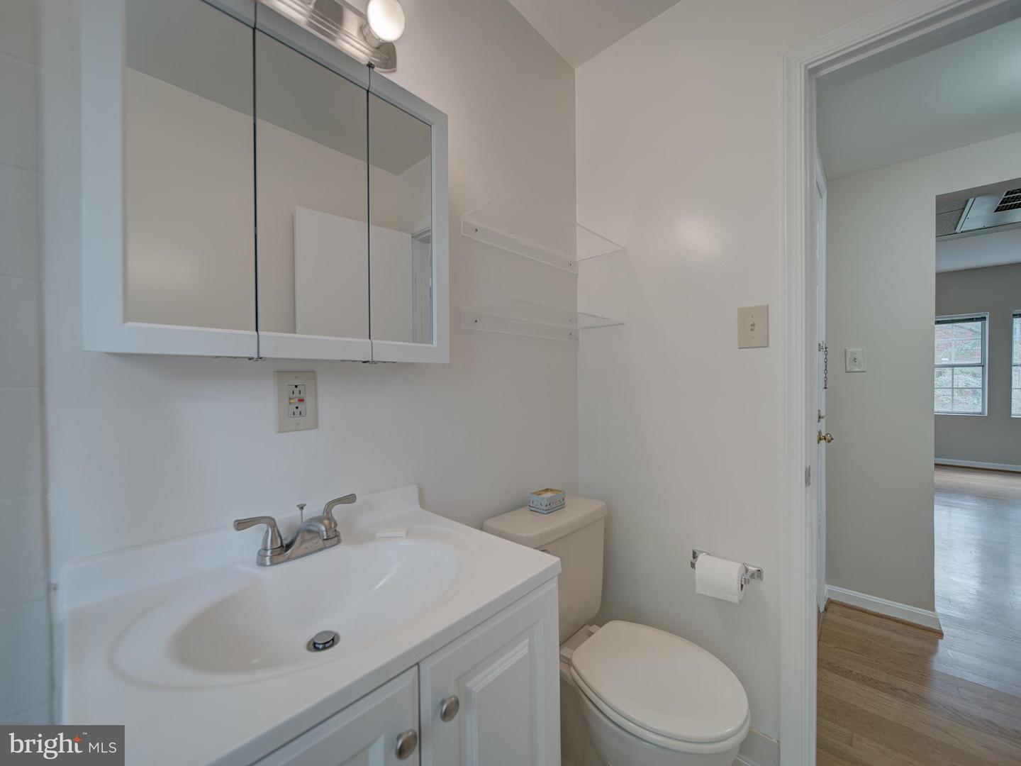 1717 N TROY ST #7-392, ARLINGTON, Virginia 22201, 1 Bedroom Bedrooms, ,1 BathroomBathrooms,Residential,For sale,1717 N TROY ST #7-392,VAAR2058510 MLS # VAAR2058510