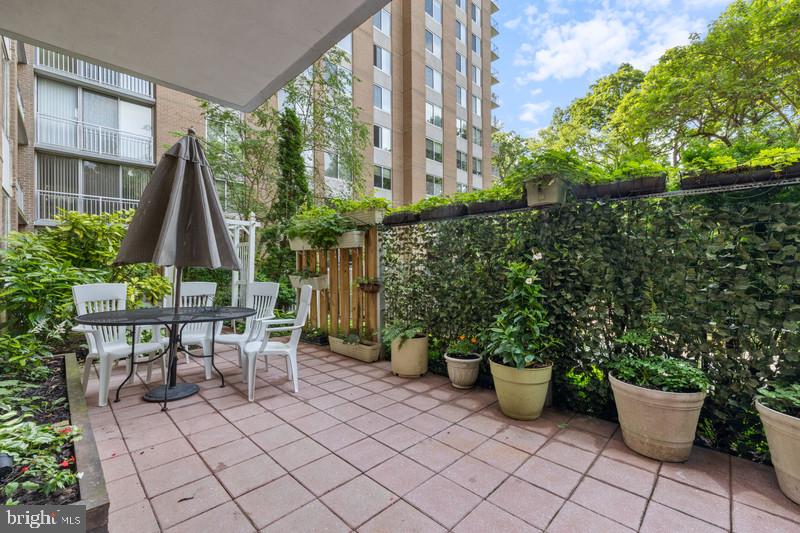 3001 VEAZEY NW #116, WASHINGTON, District Of Columbia 20008, 2 Bedrooms Bedrooms, ,2 BathroomsBathrooms,Residential,For sale,3001 VEAZEY NW #116,DCDC2203426 MLS # DCDC2203426