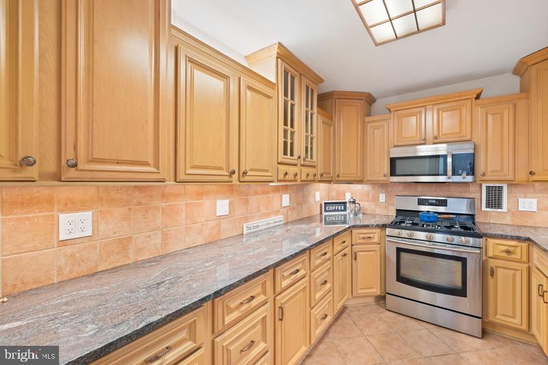 3001 VEAZEY NW #116, WASHINGTON, District Of Columbia 20008, 2 Bedrooms Bedrooms, ,2 BathroomsBathrooms,Residential,For sale,3001 VEAZEY NW #116,DCDC2203426 MLS # DCDC2203426