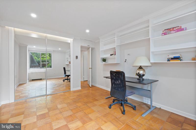 3001 VEAZEY NW #116, WASHINGTON, District Of Columbia 20008, 2 Bedrooms Bedrooms, ,2 BathroomsBathrooms,Residential,For sale,3001 VEAZEY NW #116,DCDC2203426 MLS # DCDC2203426