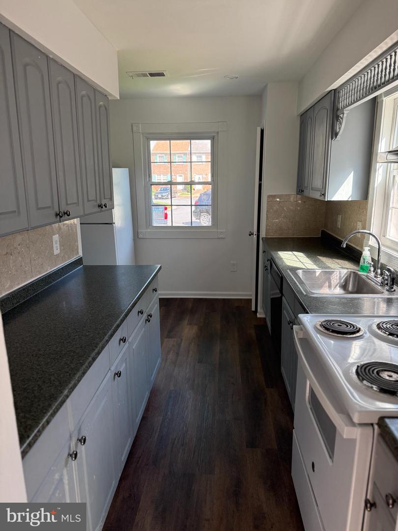 14409 FILARETE ST, WOODBRIDGE, Virginia 22193, 3 Bedrooms Bedrooms, ,1 BathroomBathrooms,Residential,For sale,14409 FILARETE ST,VAPW2095974 MLS # VAPW2095974