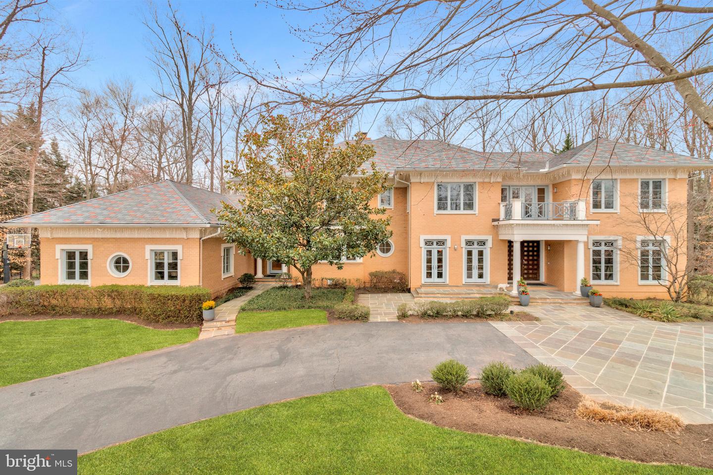 918 CENTRILLION DR, MCLEAN, Virginia 22102, 6 Bedrooms Bedrooms, ,6 BathroomsBathrooms,Residential,For sale,918 CENTRILLION DR,VAFX2244596 MLS # VAFX2244596