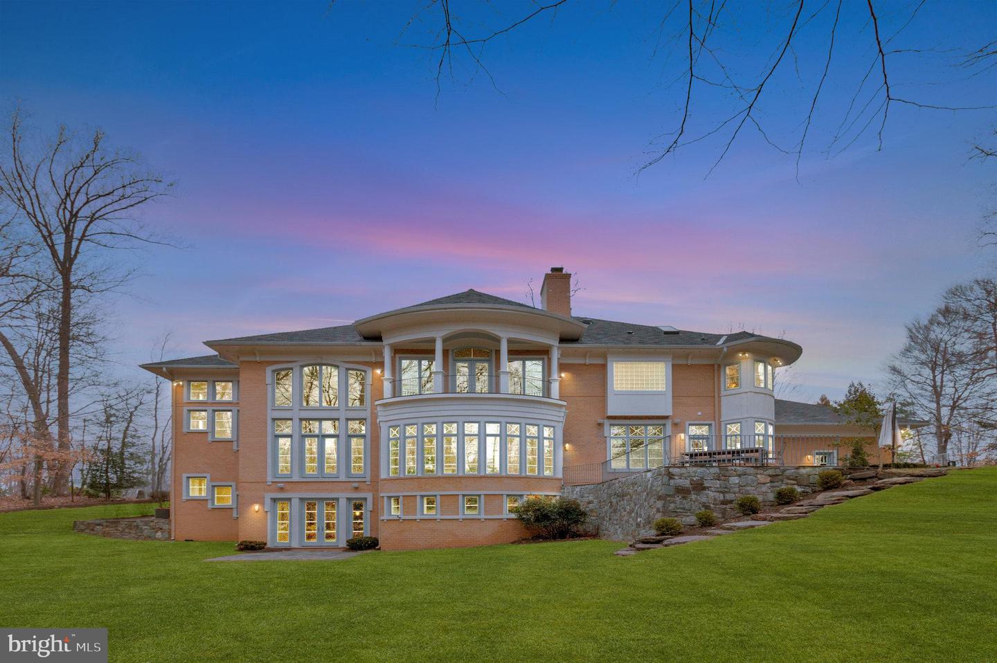 918 CENTRILLION DR, MCLEAN, Virginia 22102, 6 Bedrooms Bedrooms, ,6 BathroomsBathrooms,Residential,For sale,918 CENTRILLION DR,VAFX2244596 MLS # VAFX2244596