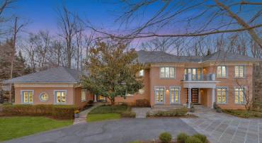 918 CENTRILLION DR, MCLEAN, Virginia 22102, 6 Bedrooms Bedrooms, ,6 BathroomsBathrooms,Residential,For sale,918 CENTRILLION DR,VAFX2244596 MLS # VAFX2244596
