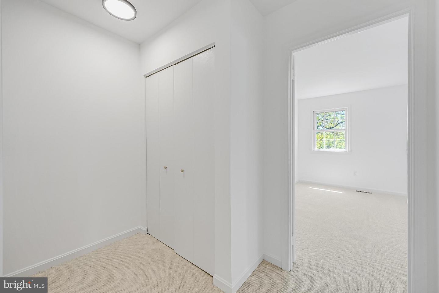 2111 N LINCOLN ST, ARLINGTON, Virginia 22207, 3 Bedrooms Bedrooms, ,3 BathroomsBathrooms,Residential,For sale,2111 N LINCOLN ST,VAAR2058494 MLS # VAAR2058494