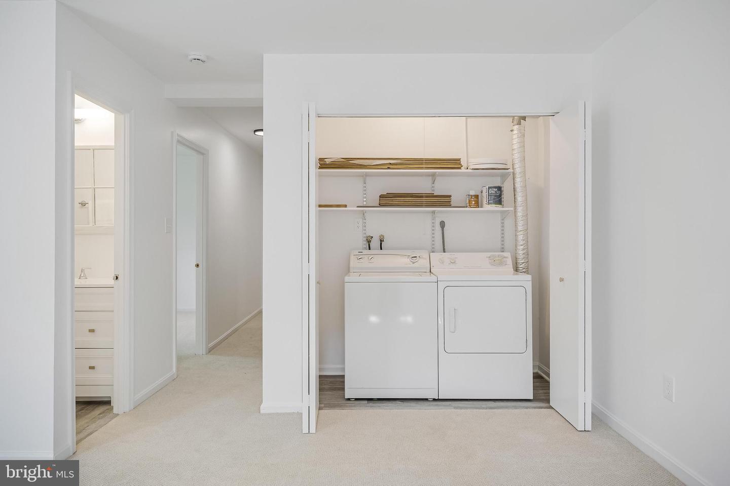 2111 N LINCOLN ST, ARLINGTON, Virginia 22207, 3 Bedrooms Bedrooms, ,3 BathroomsBathrooms,Residential,For sale,2111 N LINCOLN ST,VAAR2058494 MLS # VAAR2058494