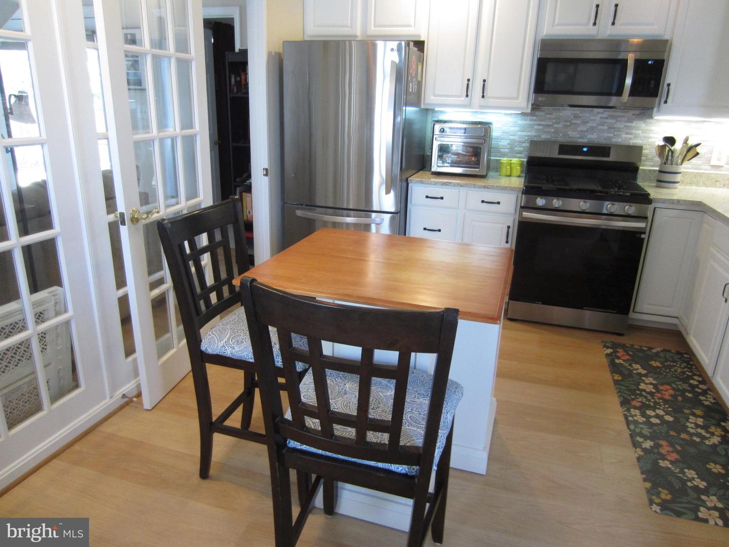 11200 N SCOTTWOOD LN, FREDERICKSBURG, Virginia 22407, 2 Bedrooms Bedrooms, 9 Rooms Rooms,2 BathroomsBathrooms,Residential,For sale,11200 N SCOTTWOOD LN,VASP2033592 MLS # VASP2033592