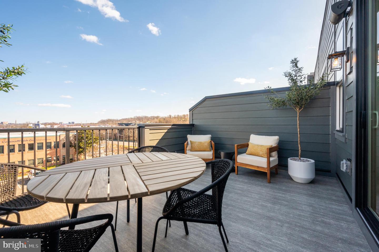140 SHANNON MEWS, ALEXANDRIA, Virginia 22304, 3 Bedrooms Bedrooms, ,3 BathroomsBathrooms,Residential,For sale,140 SHANNON MEWS,VAAX2045926 MLS # VAAX2045926