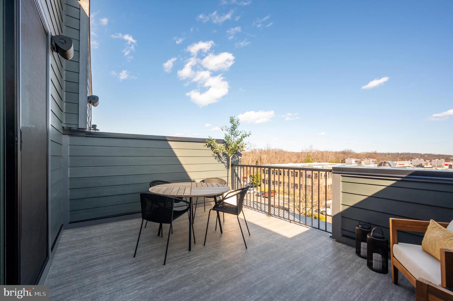 140 SHANNON MEWS, ALEXANDRIA, Virginia 22304, 3 Bedrooms Bedrooms, ,3 BathroomsBathrooms,Residential,For sale,140 SHANNON MEWS,VAAX2045926 MLS # VAAX2045926