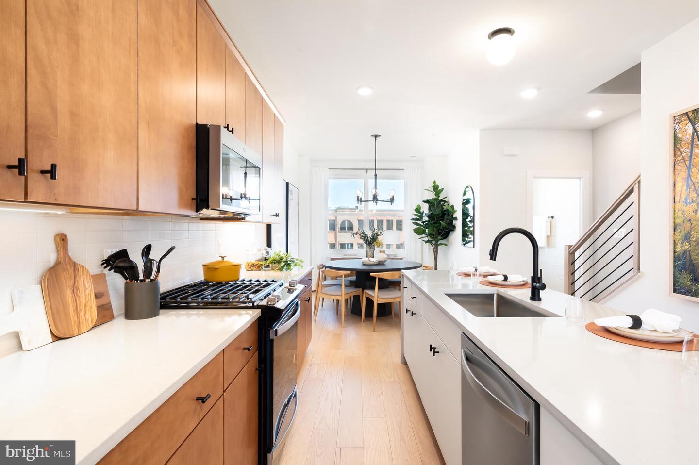 140 SHANNON MEWS, ALEXANDRIA, Virginia 22304, 3 Bedrooms Bedrooms, ,3 BathroomsBathrooms,Residential,For sale,140 SHANNON MEWS,VAAX2045926 MLS # VAAX2045926