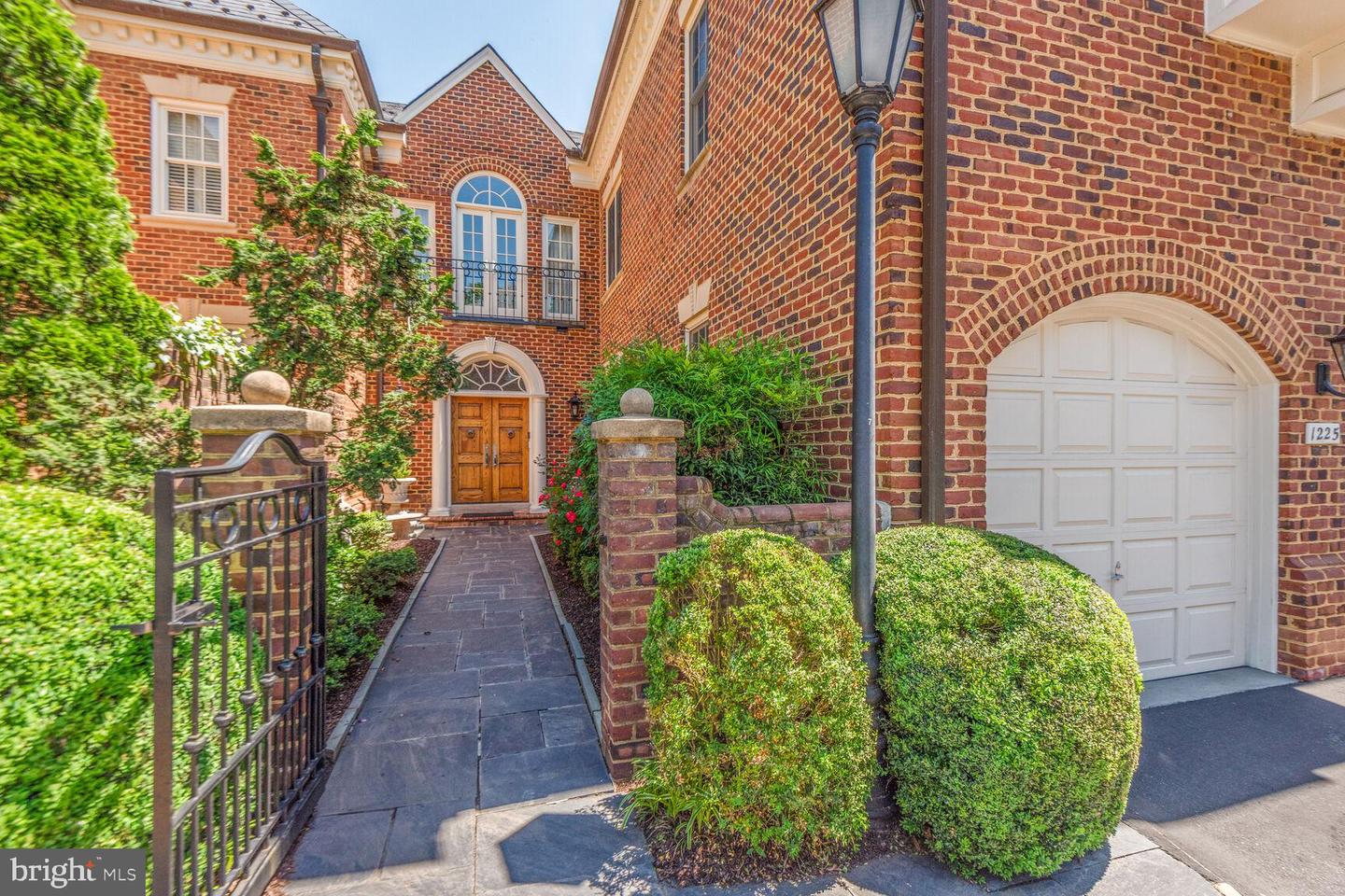 1225 STUART ROBESON DR, MCLEAN, Virginia 22101, 3 Bedrooms Bedrooms, ,4 BathroomsBathrooms,Residential,For sale,1225 STUART ROBESON DR,VAFX2244536 MLS # VAFX2244536
