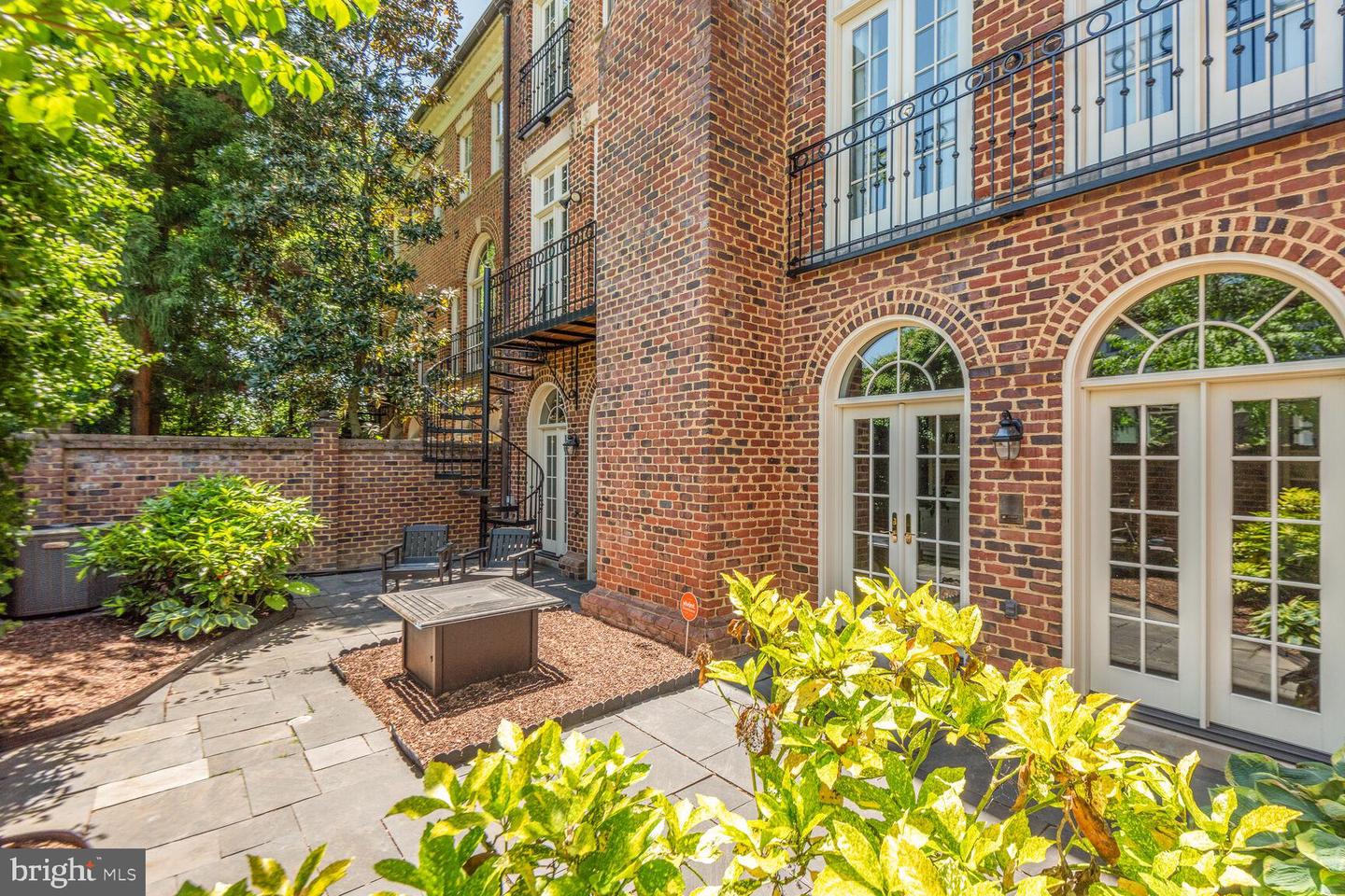 1225 STUART ROBESON DR, MCLEAN, Virginia 22101, 3 Bedrooms Bedrooms, ,4 BathroomsBathrooms,Residential,For sale,1225 STUART ROBESON DR,VAFX2244536 MLS # VAFX2244536