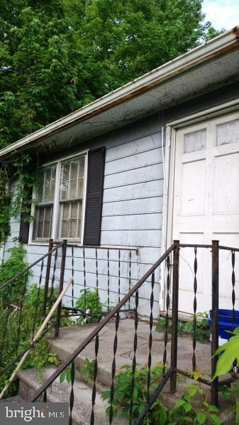331 WICKHAM ST, SOUTH BOSTON, Virginia 24592, 2 Bedrooms Bedrooms, ,1 BathroomBathrooms,Residential,For sale,331 WICKHAM ST,VAHX2000106 MLS # VAHX2000106