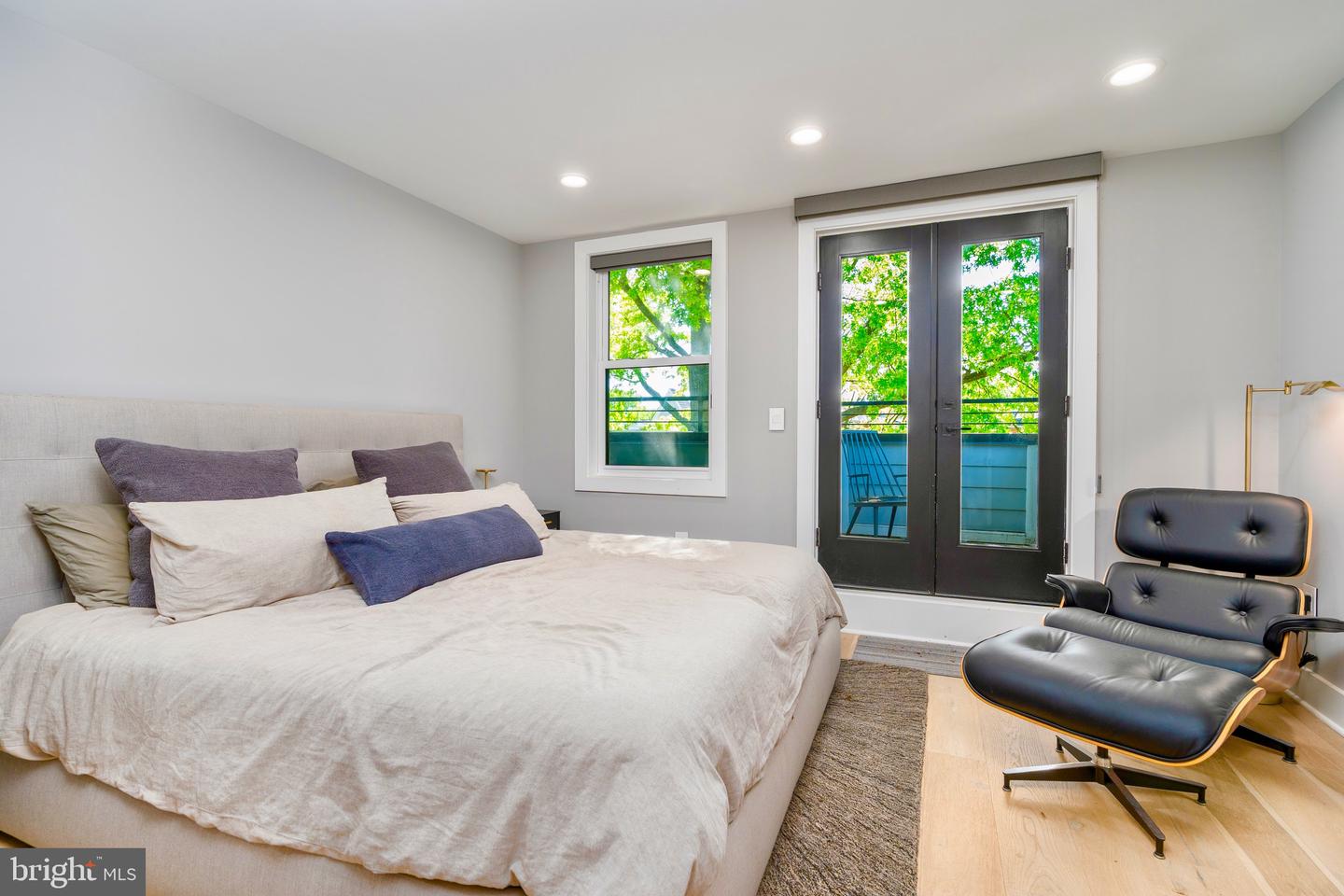 430 15TH ST SE, WASHINGTON, District Of Columbia 20003, 4 Bedrooms Bedrooms, ,4 BathroomsBathrooms,Residential,For sale,430 15TH ST SE,DCDC2203410 MLS # DCDC2203410