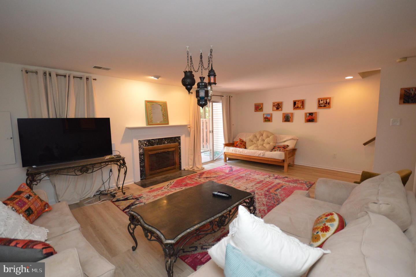 12319 FOX LAKE CT, FAIRFAX, Virginia 22033, 3 Bedrooms Bedrooms, ,2 BathroomsBathrooms,Residential,For sale,12319 FOX LAKE CT,VAFX2244634 MLS # VAFX2244634