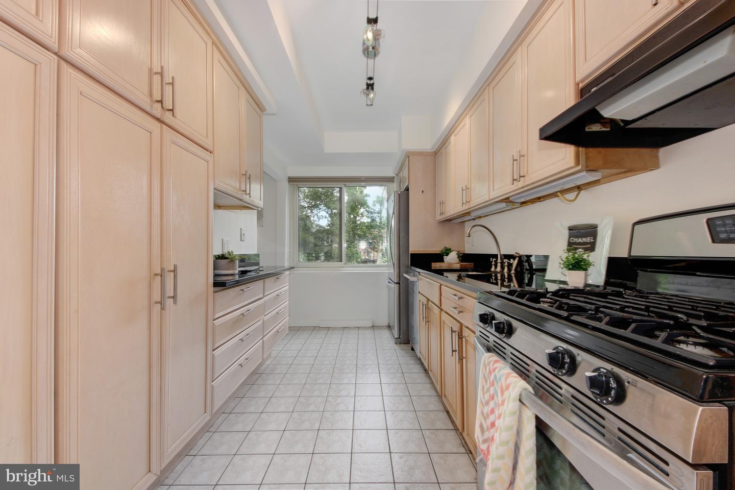 4201 CATHEDRAL AVE NW #601E, WASHINGTON, District Of Columbia 20016, 2 Bedrooms Bedrooms, ,2 BathroomsBathrooms,Residential,For sale,4201 CATHEDRAL AVE NW #601E,DCDC2203558 MLS # DCDC2203558