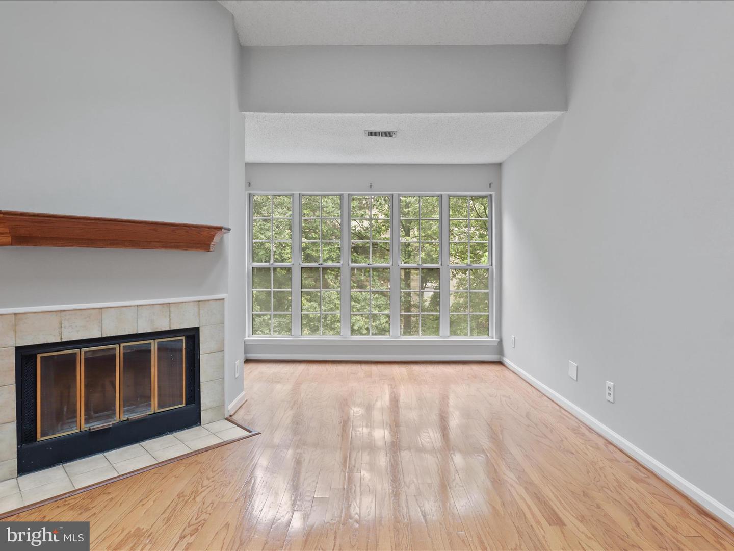3803 GREEN RIDGE CT #301, FAIRFAX, Virginia 22033, 3 Bedrooms Bedrooms, ,2 BathroomsBathrooms,Residential,For sale,3803 GREEN RIDGE CT #301,VAFX2244654 MLS # VAFX2244654