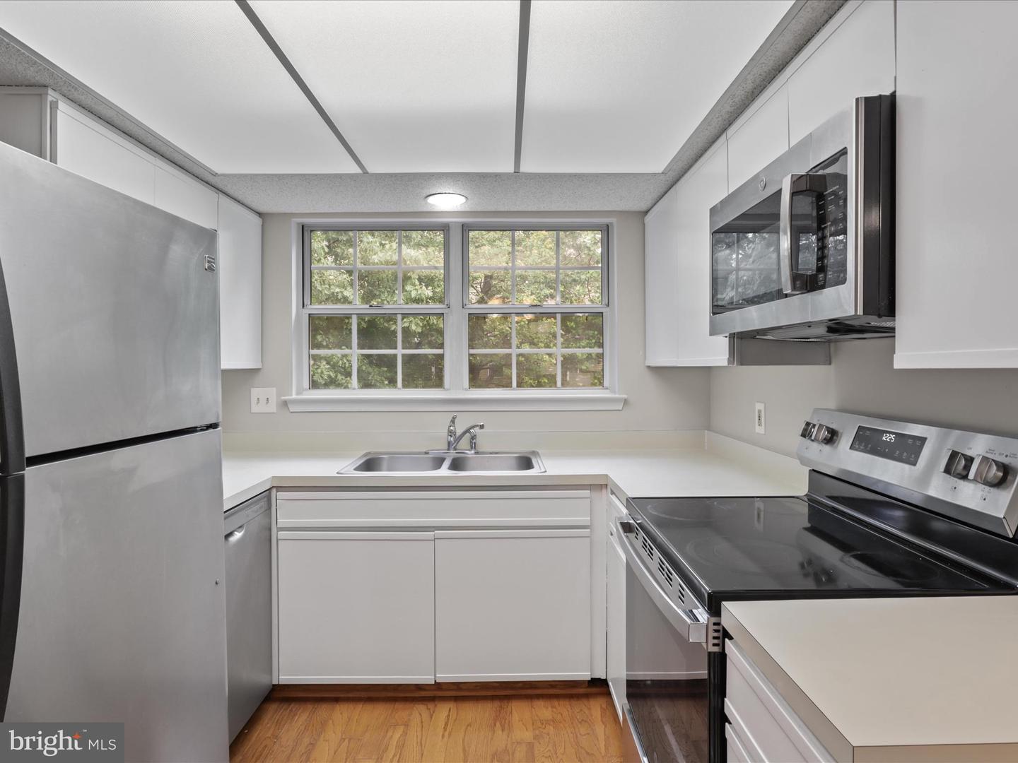 3803 GREEN RIDGE CT #301, FAIRFAX, Virginia 22033, 3 Bedrooms Bedrooms, ,2 BathroomsBathrooms,Residential,For sale,3803 GREEN RIDGE CT #301,VAFX2244654 MLS # VAFX2244654