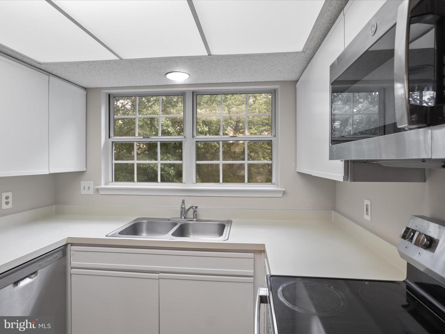 3803 GREEN RIDGE CT #301, FAIRFAX, Virginia 22033, 3 Bedrooms Bedrooms, ,2 BathroomsBathrooms,Residential,For sale,3803 GREEN RIDGE CT #301,VAFX2244654 MLS # VAFX2244654