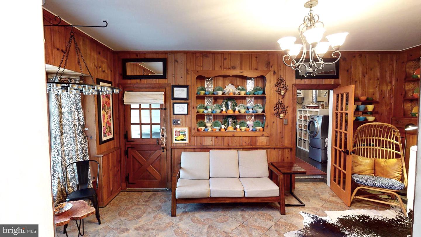 8536 APONI RD, VIENNA, Virginia 22180, 4 Bedrooms Bedrooms, ,2 BathroomsBathrooms,Residential,For sale,8536 APONI RD,VAFX2244664 MLS # VAFX2244664