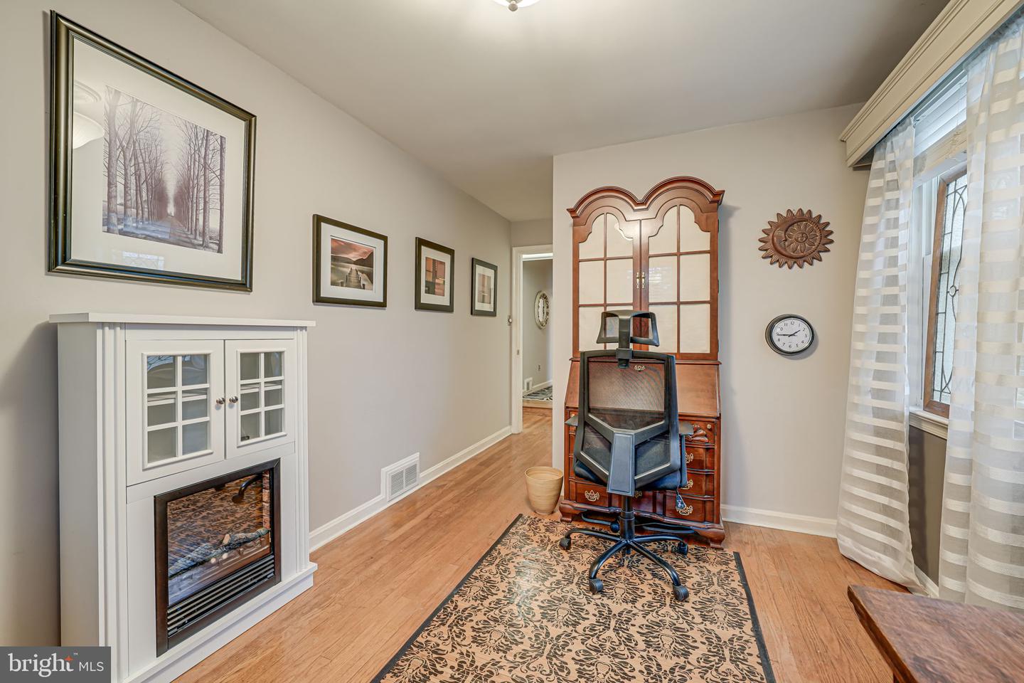 8536 APONI RD, VIENNA, Virginia 22180, 4 Bedrooms Bedrooms, ,2 BathroomsBathrooms,Residential,For sale,8536 APONI RD,VAFX2244664 MLS # VAFX2244664