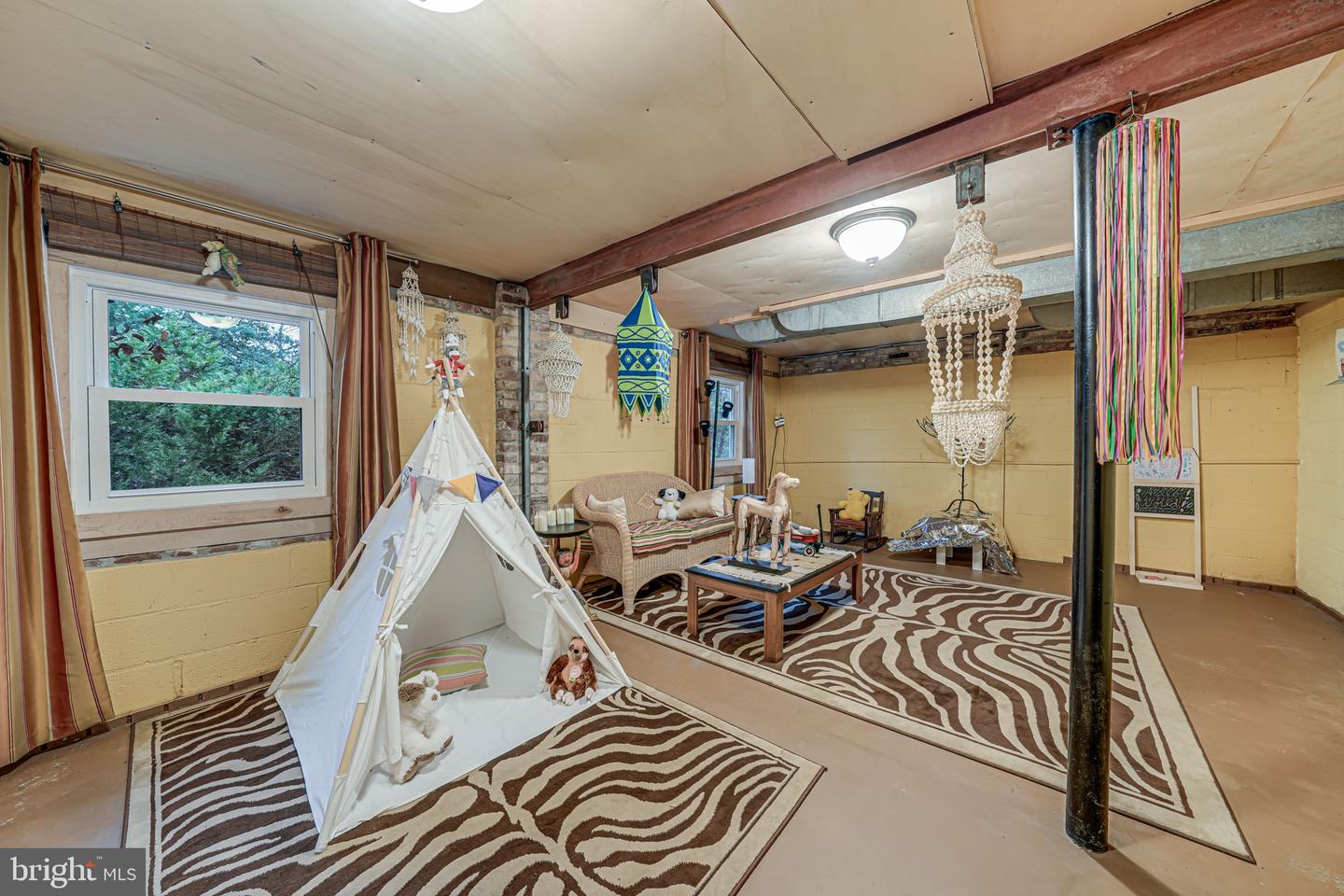 8536 APONI RD, VIENNA, Virginia 22180, 4 Bedrooms Bedrooms, ,2 BathroomsBathrooms,Residential,For sale,8536 APONI RD,VAFX2244664 MLS # VAFX2244664