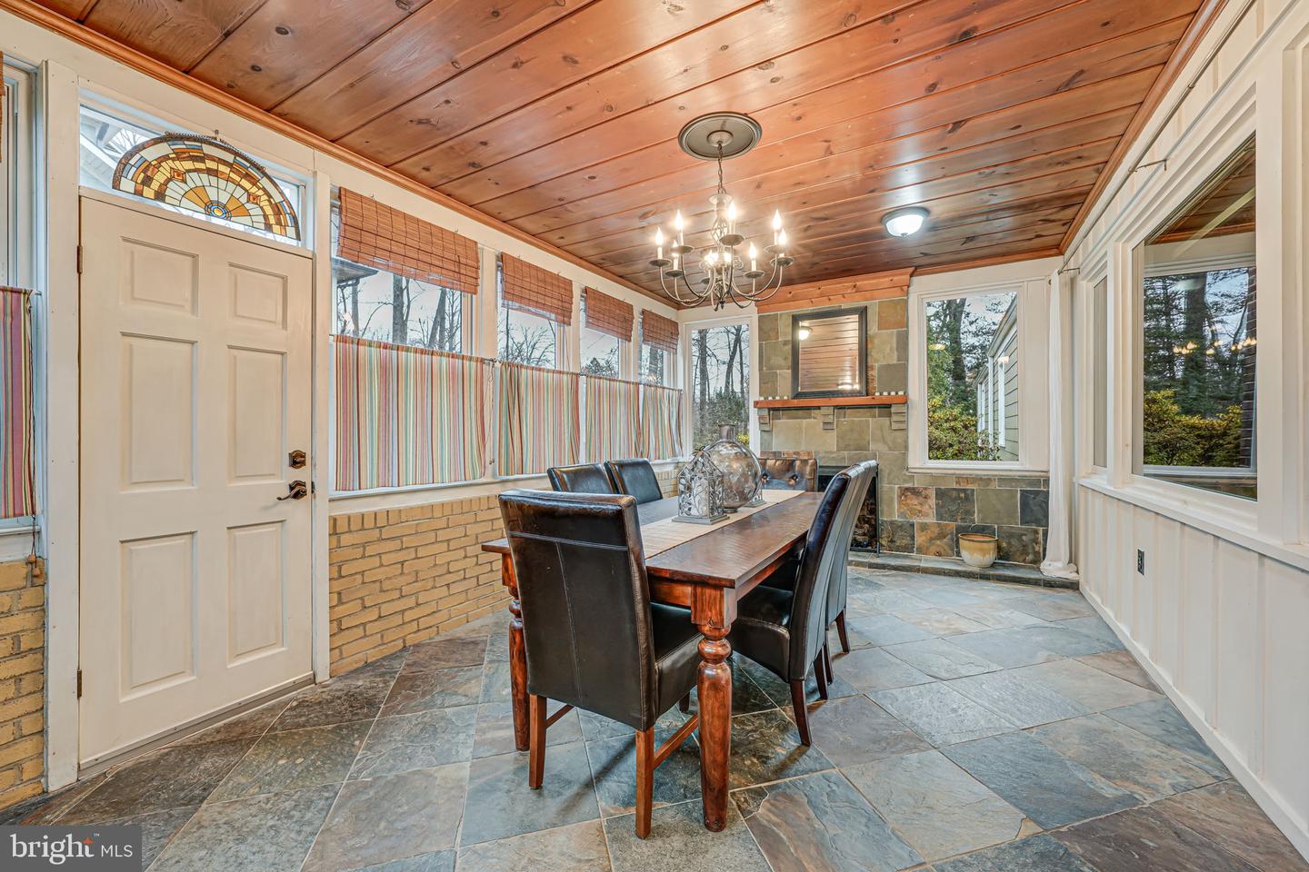 8536 APONI RD, VIENNA, Virginia 22180, 4 Bedrooms Bedrooms, ,2 BathroomsBathrooms,Residential,For sale,8536 APONI RD,VAFX2244664 MLS # VAFX2244664
