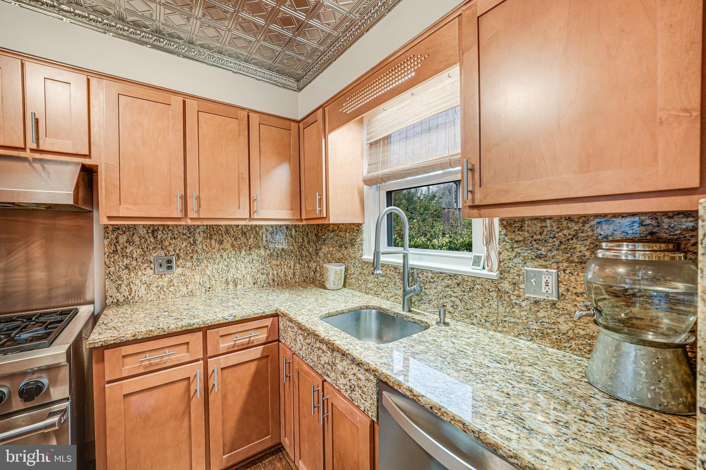 8536 APONI RD, VIENNA, Virginia 22180, 4 Bedrooms Bedrooms, ,2 BathroomsBathrooms,Residential,For sale,8536 APONI RD,VAFX2244664 MLS # VAFX2244664