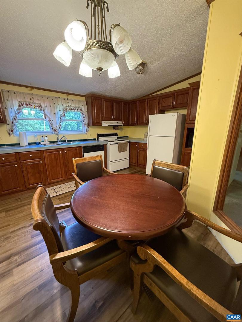 579 GLENMORE RD, SCOTTSVILLE, Virginia 24590, 3 Bedrooms Bedrooms, ,2 BathroomsBathrooms,Residential,For sale,579 GLENMORE RD,665244 MLS # 665244