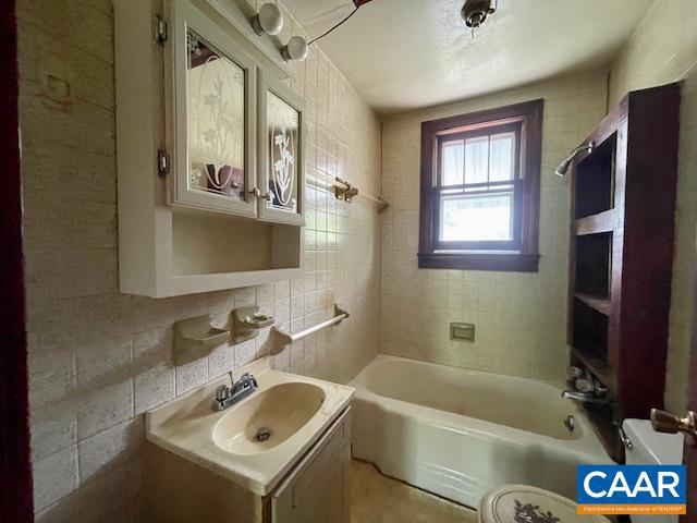 24 E 1ST ST, CRAIGSVILLE, Virginia 24430, 2 Bedrooms Bedrooms, ,1 BathroomBathrooms,Residential,For sale,24 E 1ST ST,665245 MLS # 665245