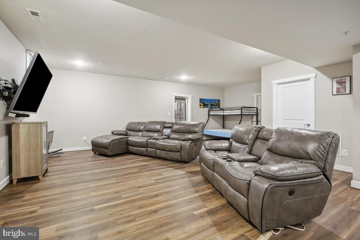 2305 HARMSWORTH DR, DUMFRIES, Virginia 22026, 4 Bedrooms Bedrooms, ,2 BathroomsBathrooms,Residential,For sale,2305 HARMSWORTH DR,VAPW2096020 MLS # VAPW2096020