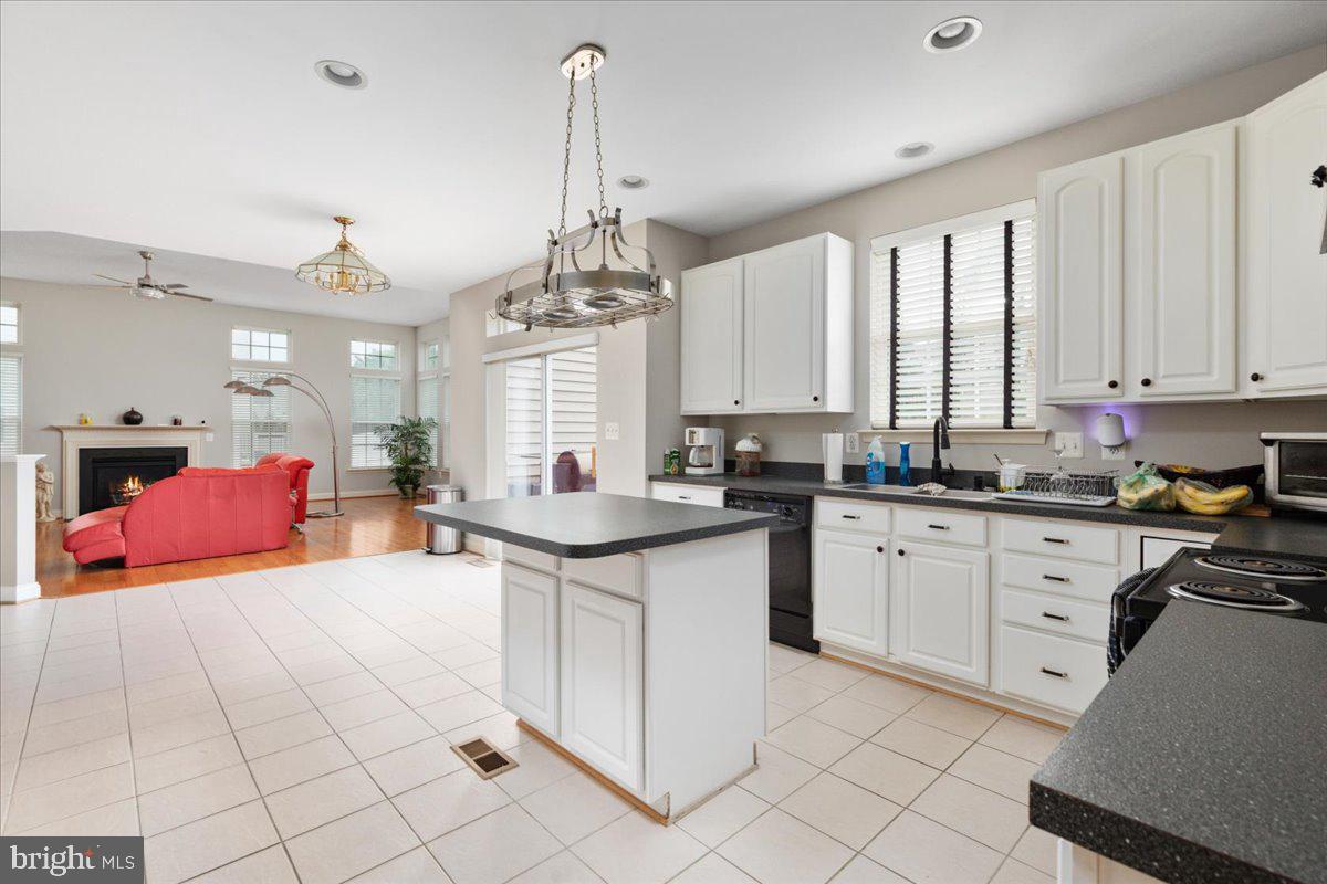 114 NASSAU DR, WINCHESTER, Virginia 22602, 4 Bedrooms Bedrooms, ,3 BathroomsBathrooms,Residential,For sale,114 NASSAU DR,VAFV2024740 MLS # VAFV2024740