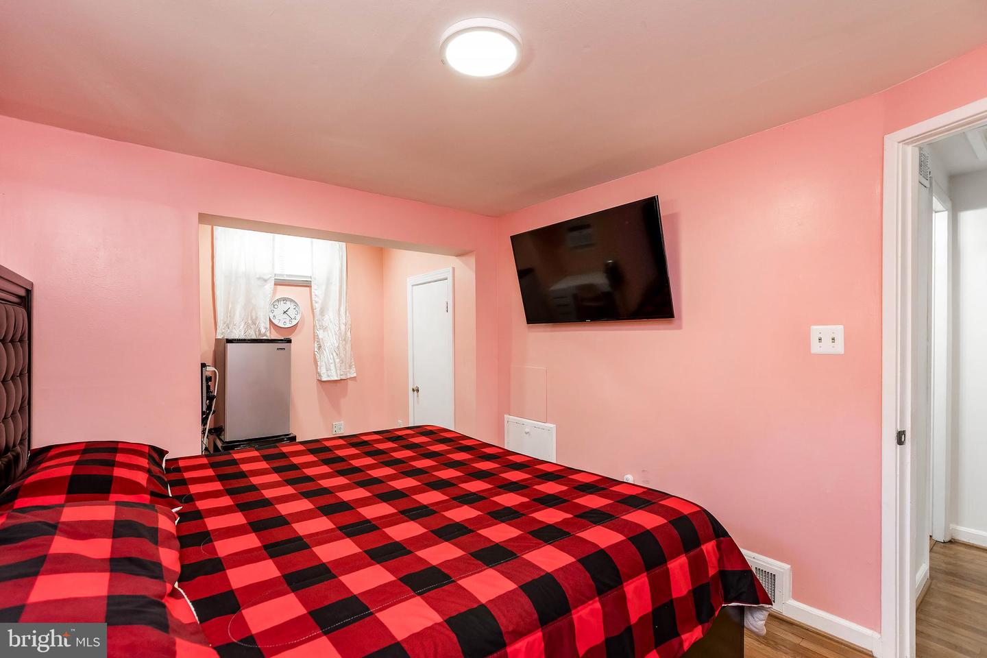 28 S INGRAM ST, ALEXANDRIA, Virginia 22304, 4 Bedrooms Bedrooms, ,3 BathroomsBathrooms,Residential,For sale,28 S INGRAM ST,VAAX2042864 MLS # VAAX2042864