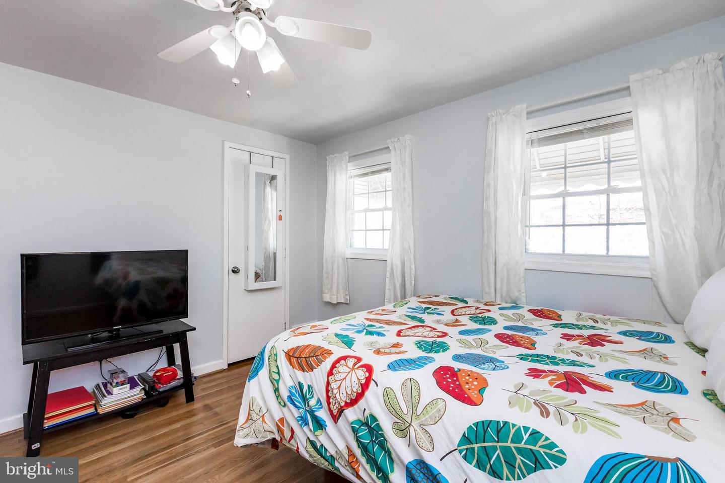 28 S INGRAM ST, ALEXANDRIA, Virginia 22304, 4 Bedrooms Bedrooms, ,3 BathroomsBathrooms,Residential,For sale,28 S INGRAM ST,VAAX2042864 MLS # VAAX2042864