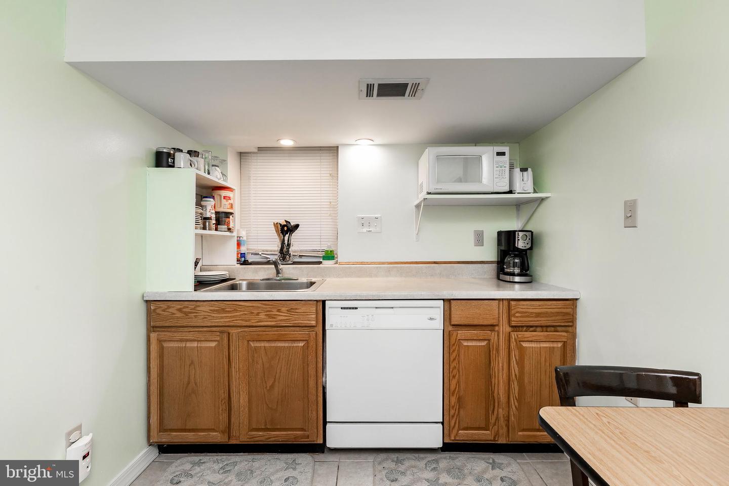 28 S INGRAM ST, ALEXANDRIA, Virginia 22304, 4 Bedrooms Bedrooms, ,3 BathroomsBathrooms,Residential,For sale,28 S INGRAM ST,VAAX2042864 MLS # VAAX2042864