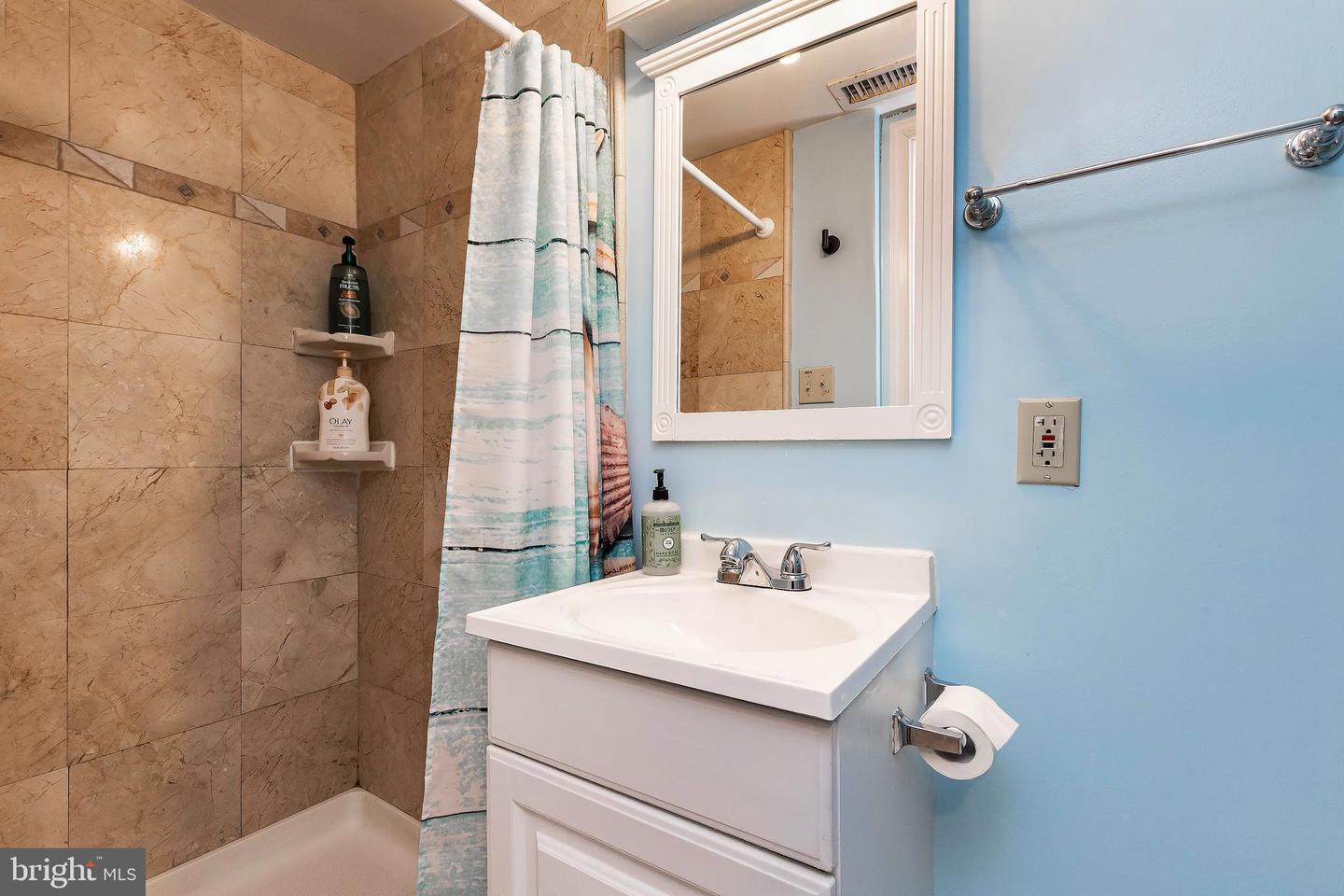 28 S INGRAM ST, ALEXANDRIA, Virginia 22304, 4 Bedrooms Bedrooms, ,3 BathroomsBathrooms,Residential,For sale,28 S INGRAM ST,VAAX2042864 MLS # VAAX2042864