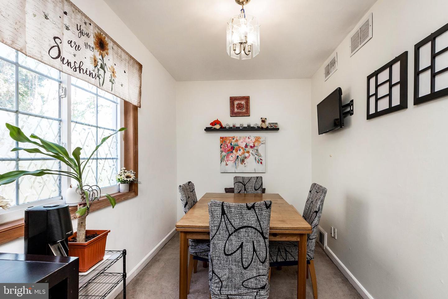 28 S INGRAM ST, ALEXANDRIA, Virginia 22304, 4 Bedrooms Bedrooms, ,3 BathroomsBathrooms,Residential,For sale,28 S INGRAM ST,VAAX2042864 MLS # VAAX2042864