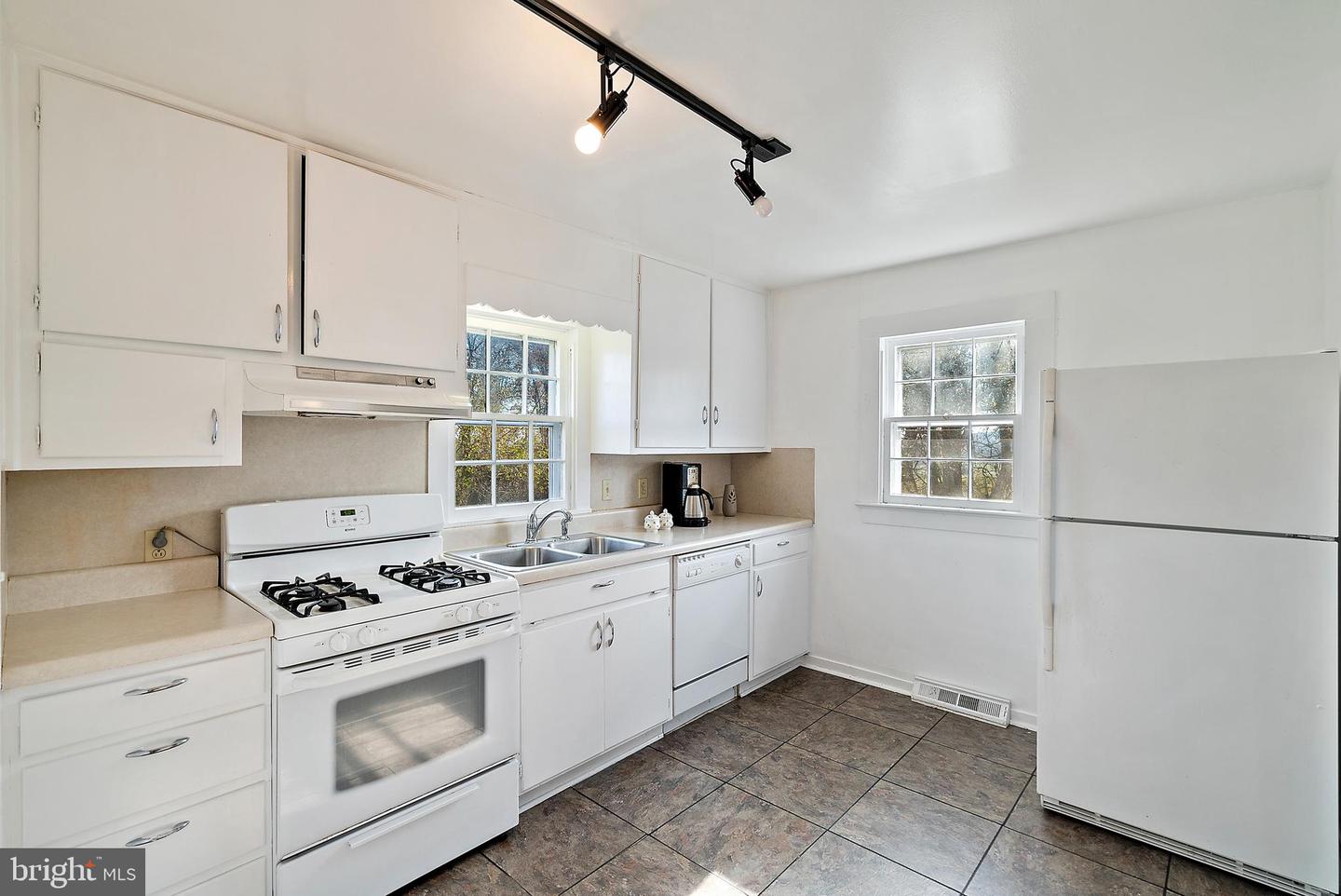 698 & 694 FEDERAL ST, PARIS, Virginia 20130, 2 Bedrooms Bedrooms, ,1 BathroomBathrooms,Residential,For sale,698 & 694 FEDERAL ST,VAFQ2016574 MLS # VAFQ2016574