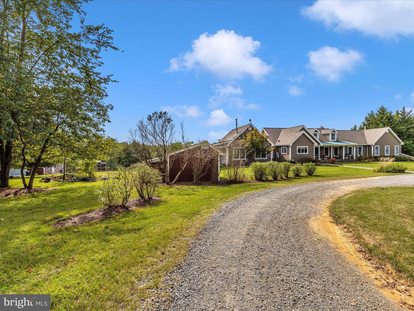 40625 TANKERVILLE RD, LOVETTSVILLE, Virginia 20180, 5 Bedrooms Bedrooms, ,3 BathroomsBathrooms,Residential,For sale,40625 TANKERVILLE RD,VALO2096120 MLS # VALO2096120