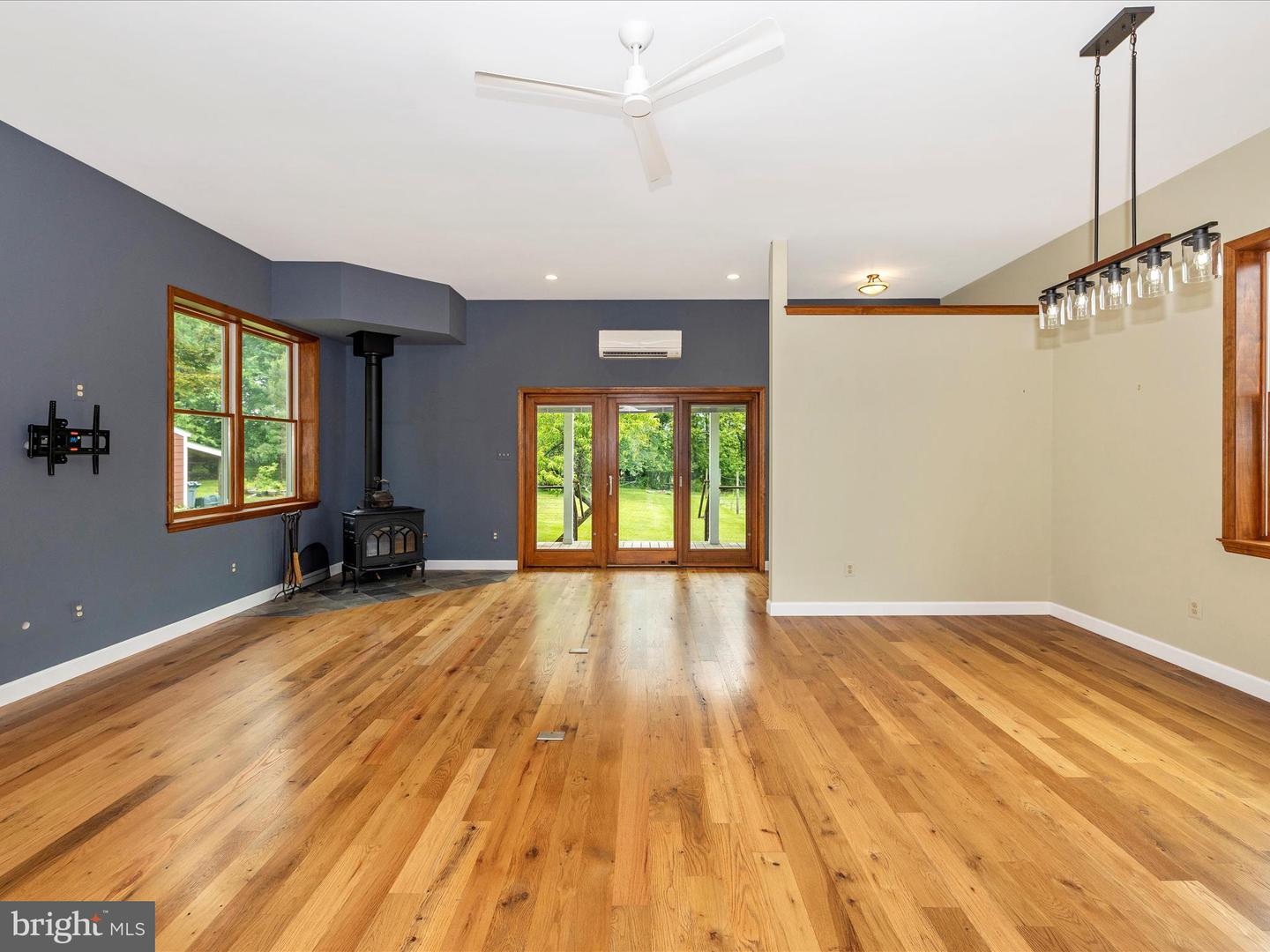 40625 TANKERVILLE RD, LOVETTSVILLE, Virginia 20180, 5 Bedrooms Bedrooms, ,3 BathroomsBathrooms,Residential,For sale,40625 TANKERVILLE RD,VALO2096120 MLS # VALO2096120