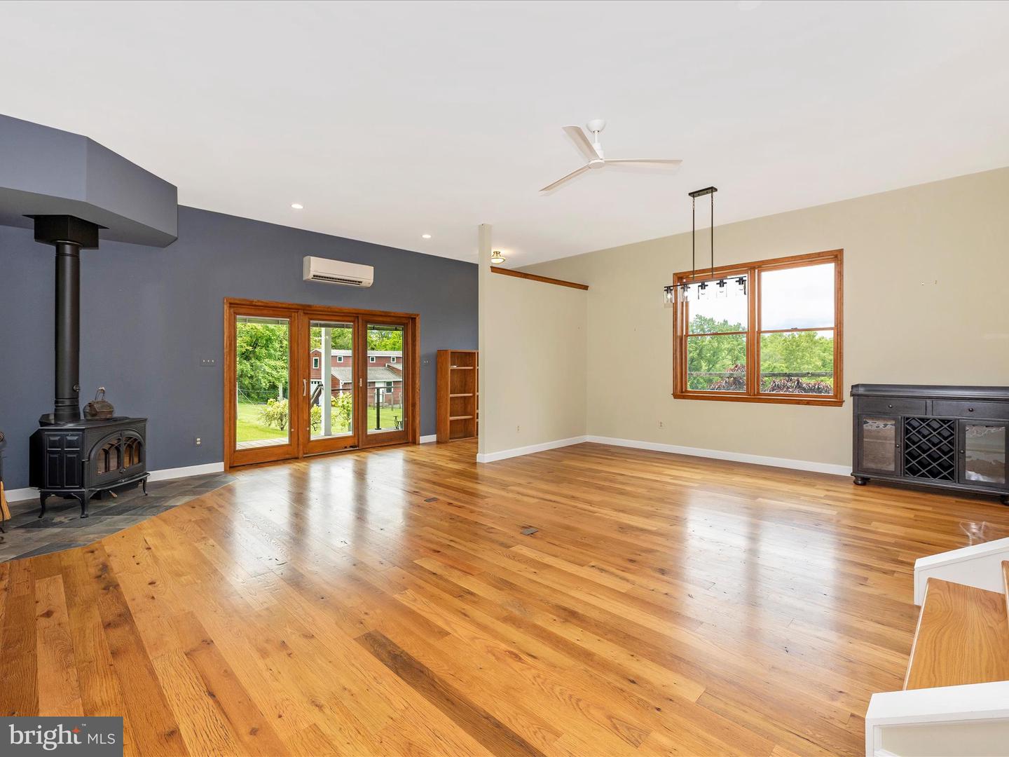 40625 TANKERVILLE RD, LOVETTSVILLE, Virginia 20180, 5 Bedrooms Bedrooms, ,3 BathroomsBathrooms,Residential,For sale,40625 TANKERVILLE RD,VALO2096120 MLS # VALO2096120