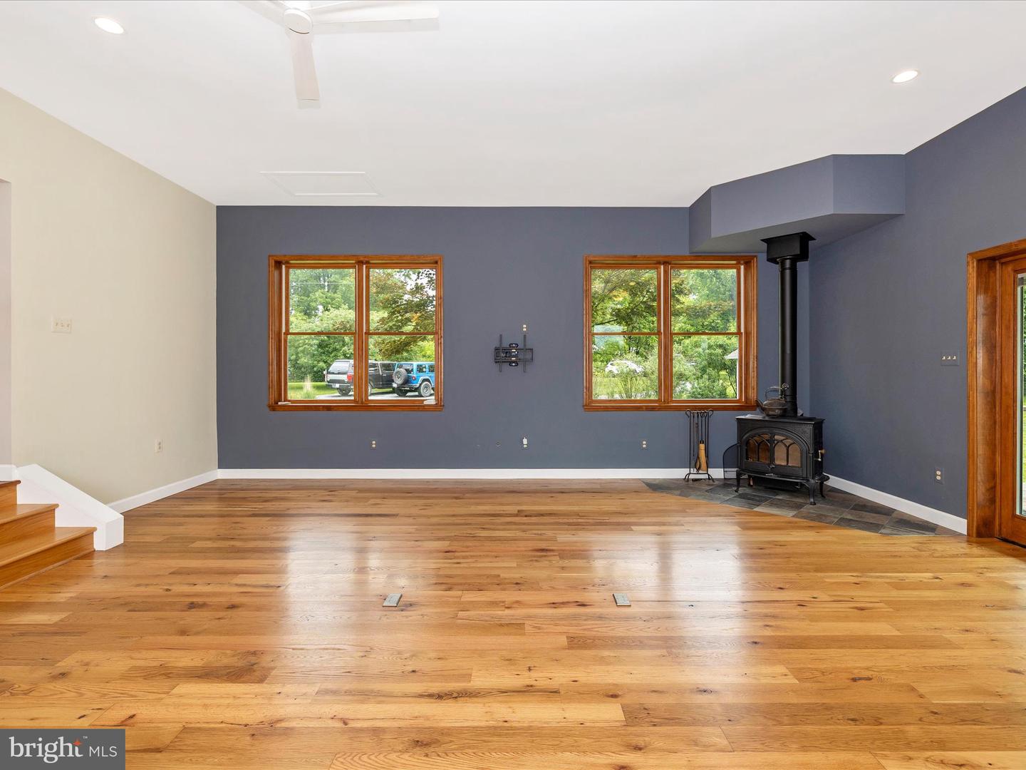 40625 TANKERVILLE RD, LOVETTSVILLE, Virginia 20180, 5 Bedrooms Bedrooms, ,3 BathroomsBathrooms,Residential,For sale,40625 TANKERVILLE RD,VALO2096120 MLS # VALO2096120
