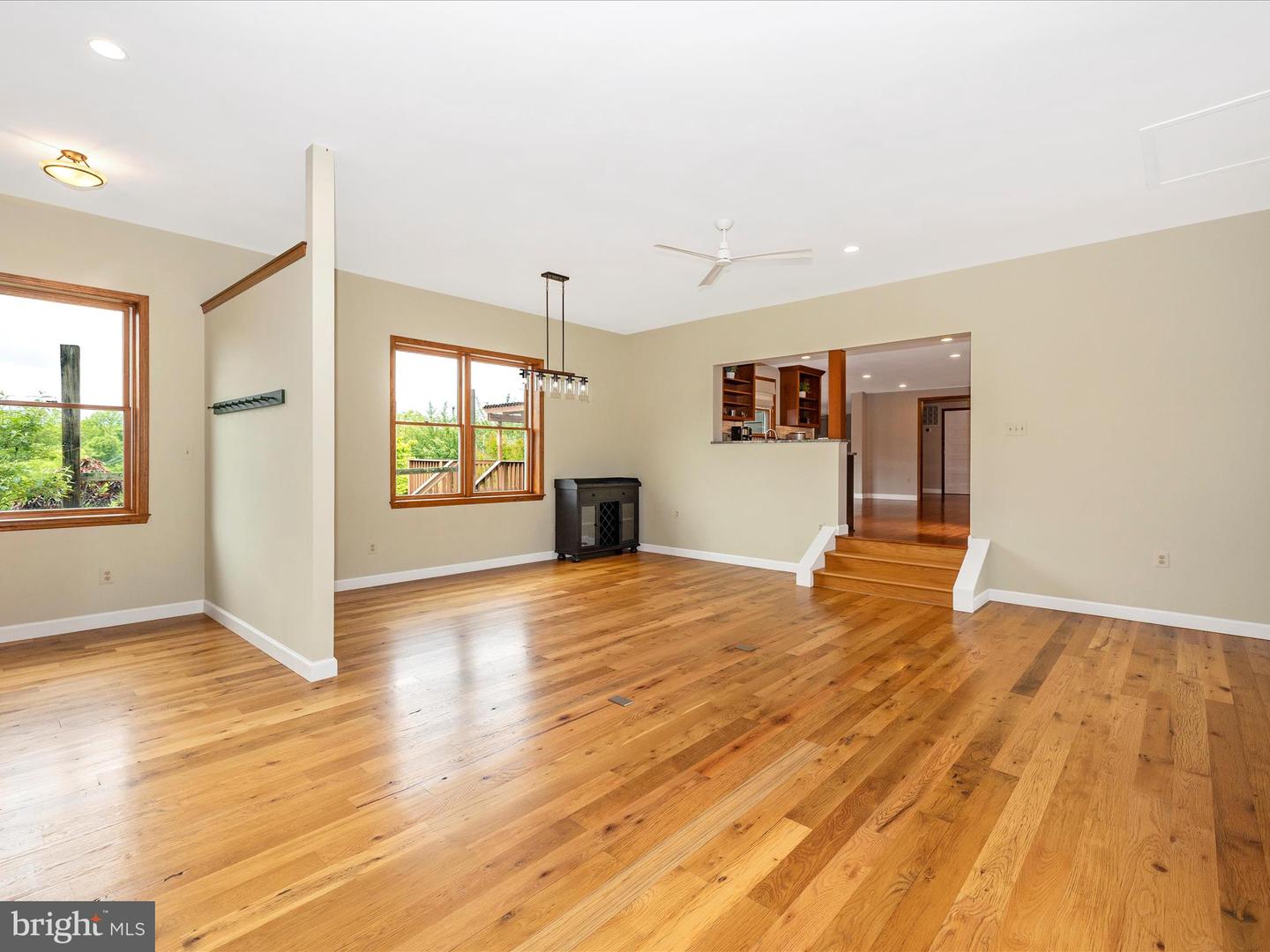 40625 TANKERVILLE RD, LOVETTSVILLE, Virginia 20180, 5 Bedrooms Bedrooms, ,3 BathroomsBathrooms,Residential,For sale,40625 TANKERVILLE RD,VALO2096120 MLS # VALO2096120
