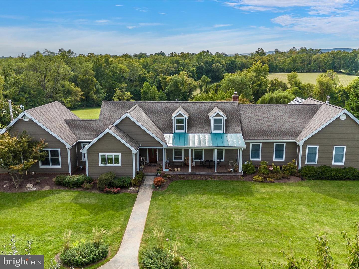 40625 TANKERVILLE RD, LOVETTSVILLE, Virginia 20180, 5 Bedrooms Bedrooms, ,3 BathroomsBathrooms,Residential,For sale,40625 TANKERVILLE RD,VALO2096120 MLS # VALO2096120