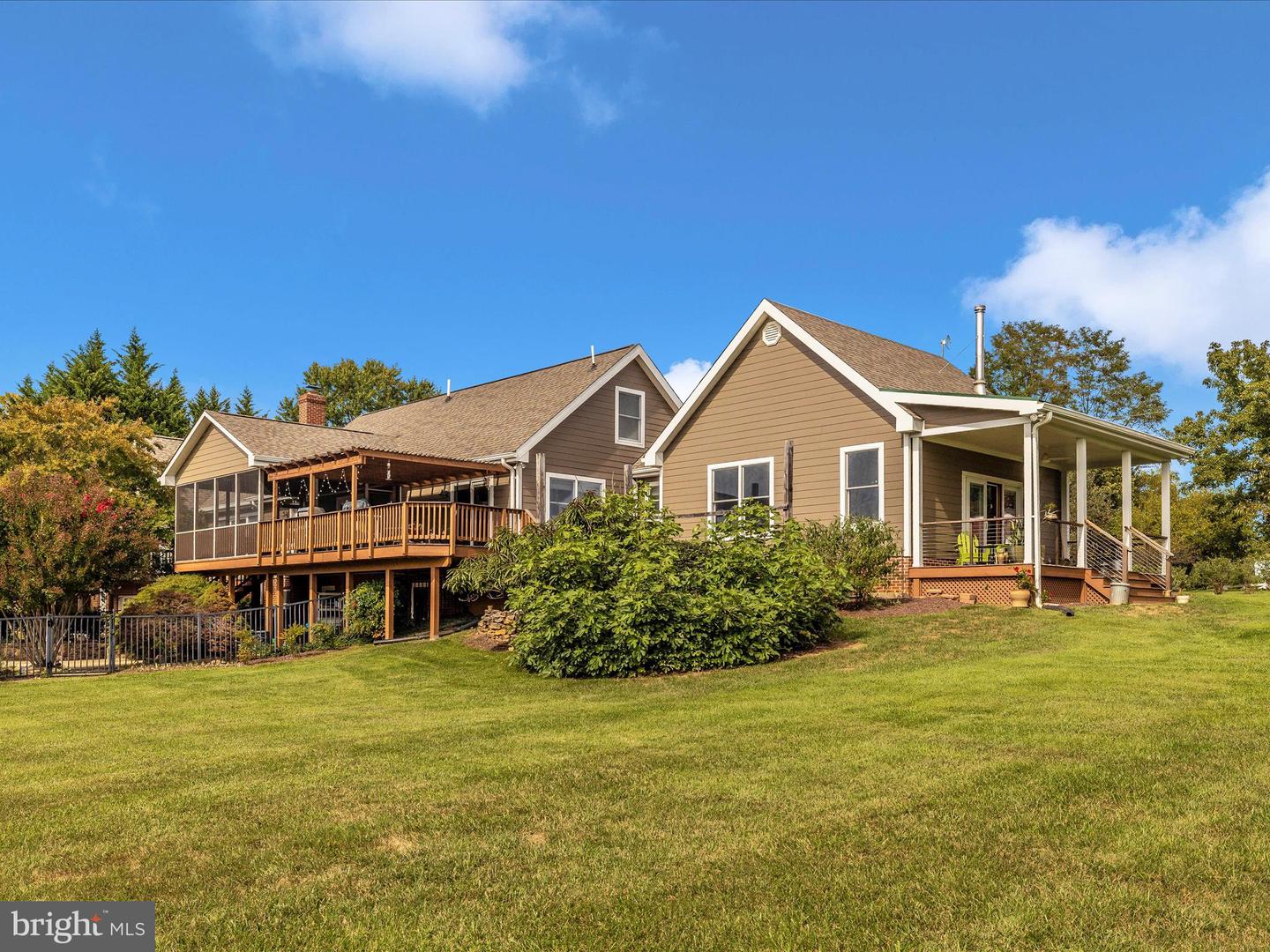 40625 TANKERVILLE RD, LOVETTSVILLE, Virginia 20180, 5 Bedrooms Bedrooms, ,3 BathroomsBathrooms,Residential,For sale,40625 TANKERVILLE RD,VALO2096120 MLS # VALO2096120